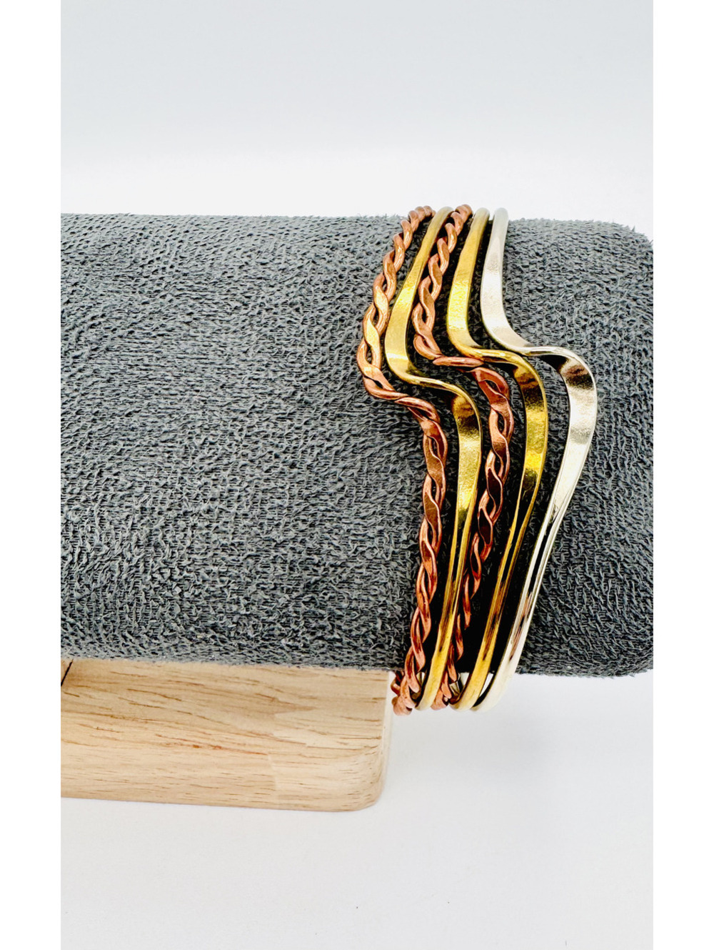 Three tone 5 strand twisted and smooth wavy metal cuff